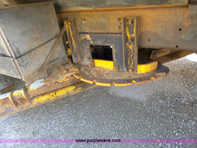 image for item L6062 2002 International F2554 dump truck