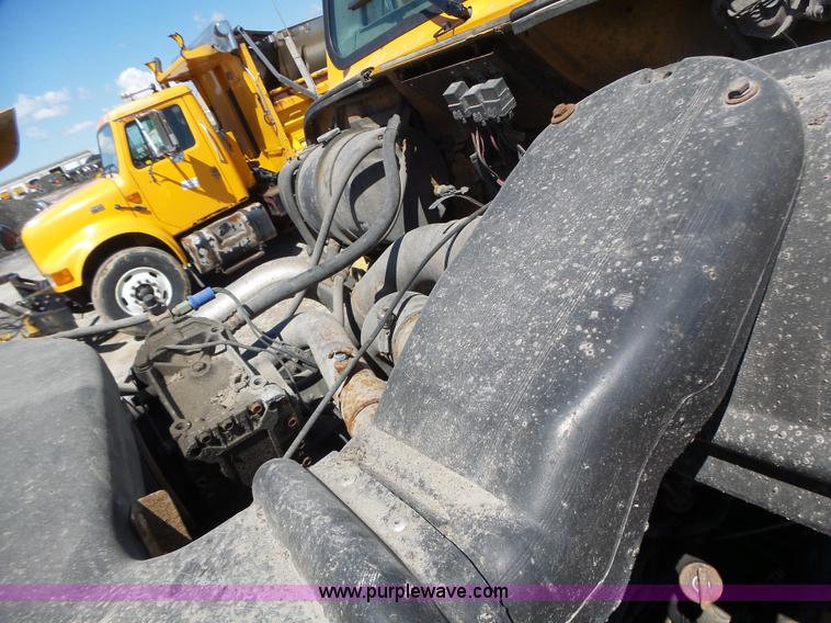 image for item L6062 2002 International F2554 dump truck