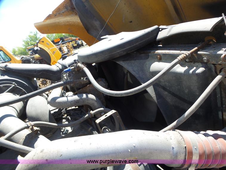 image for item L6062 2002 International F2554 dump truck