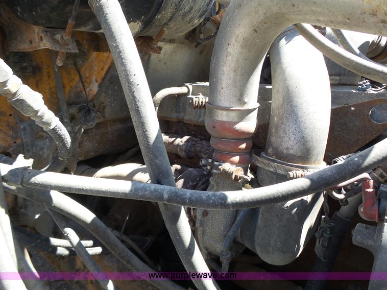 image for item L6062 2002 International F2554 dump truck