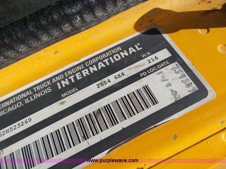 image for item L6062 2002 International F2554 dump truck