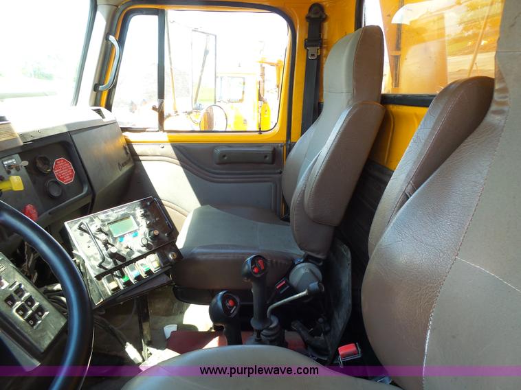 image for item L6062 2002 International F2554 dump truck