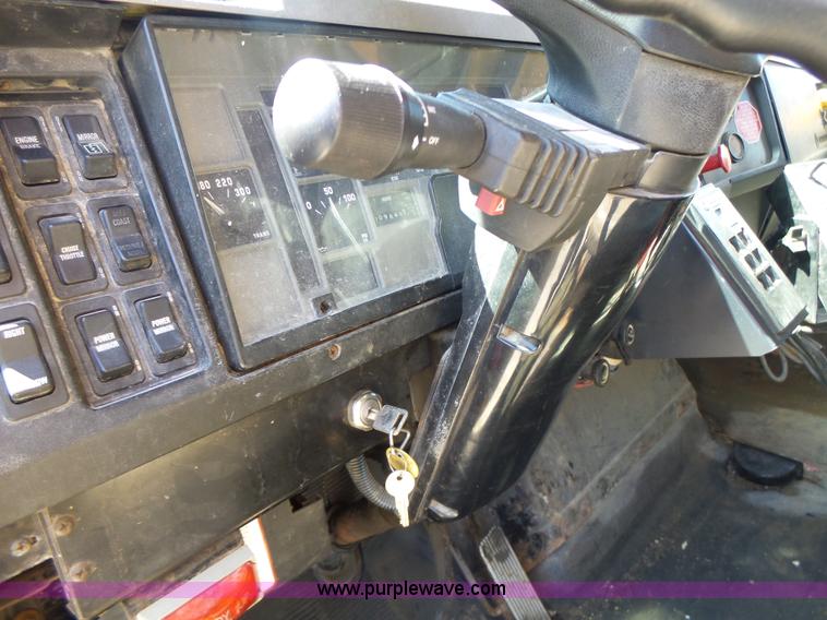 image for item L6062 2002 International F2554 dump truck