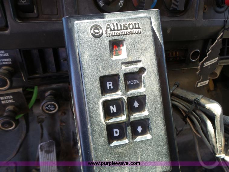 image for item L6062 2002 International F2554 dump truck