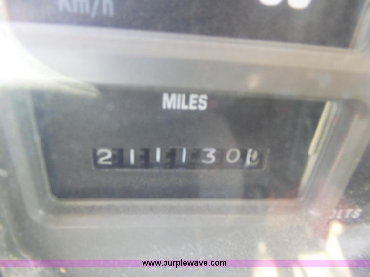 image for item L6062 2002 International F2554 dump truck