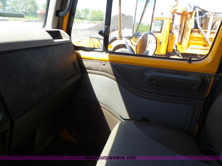 image for item L6062 2002 International F2554 dump truck