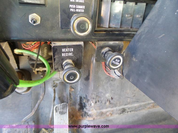 image for item L6062 2002 International F2554 dump truck