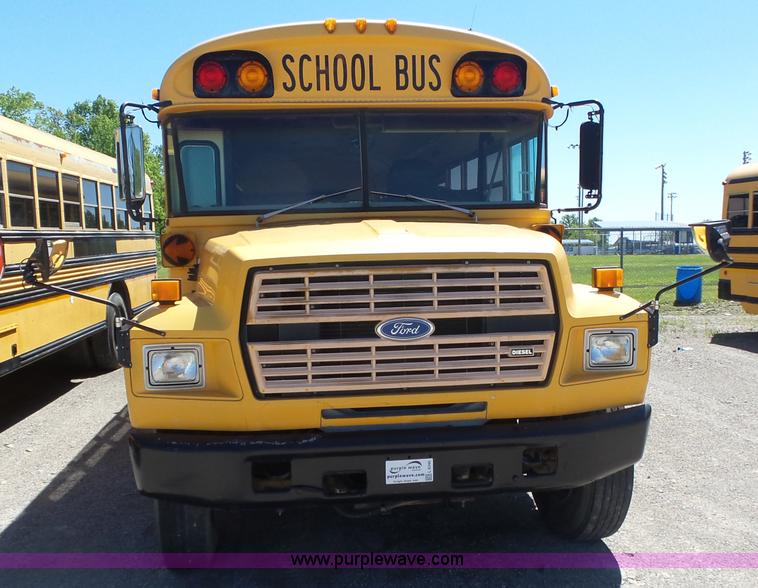 image for item L6340 1992 Ford B700 school bus