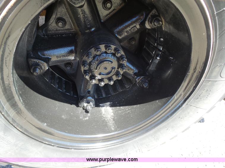 image for item L6340 1992 Ford B700 school bus