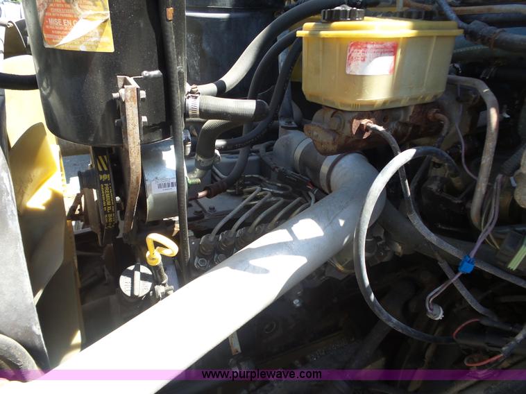 image for item L6340 1992 Ford B700 school bus