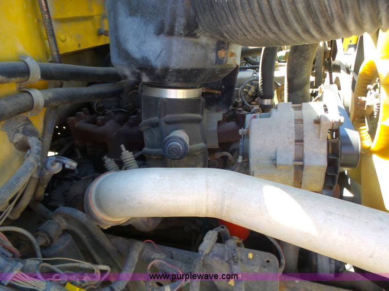 image for item L6340 1992 Ford B700 school bus