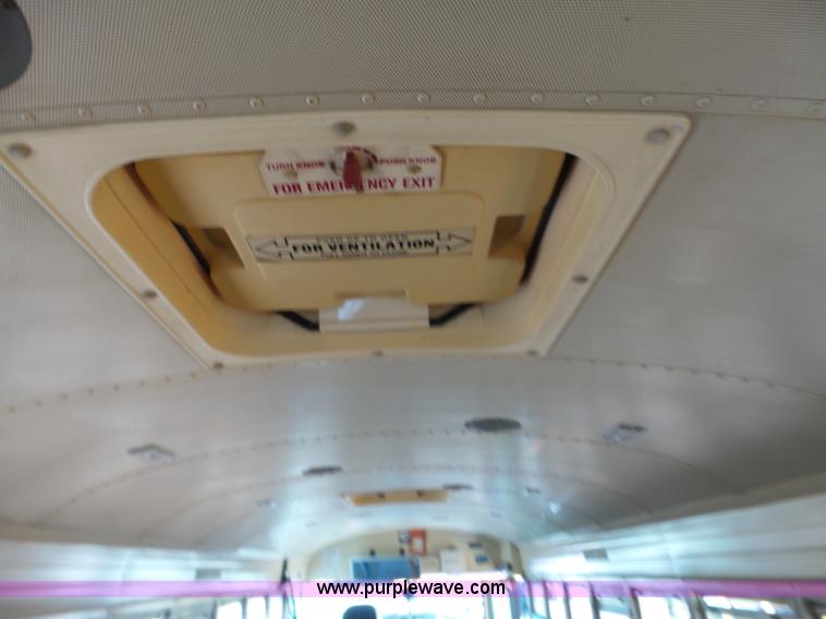 image for item L6340 1992 Ford B700 school bus