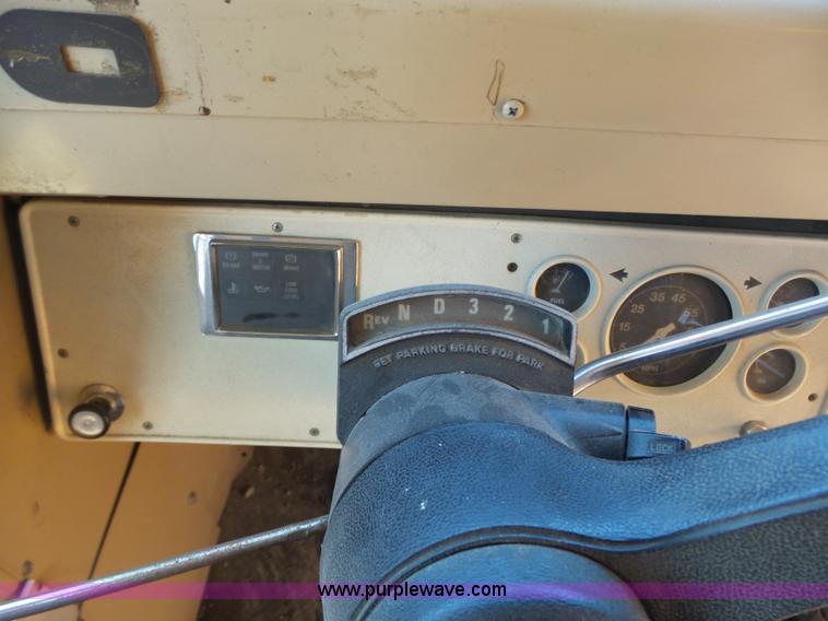 image for item L6340 1992 Ford B700 school bus