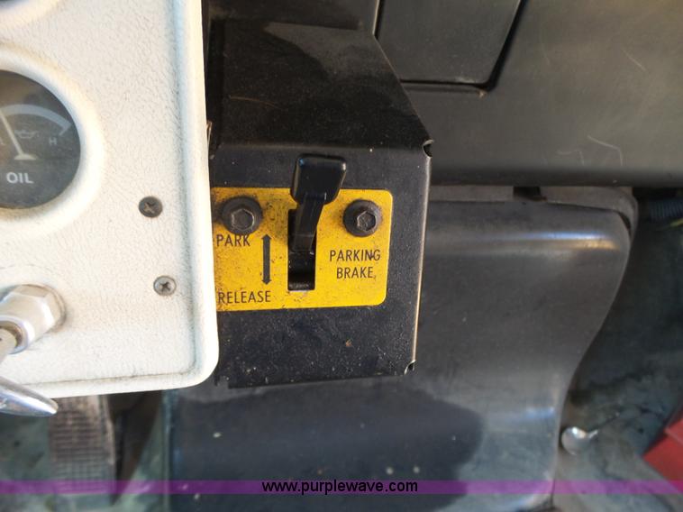 image for item L6340 1992 Ford B700 school bus