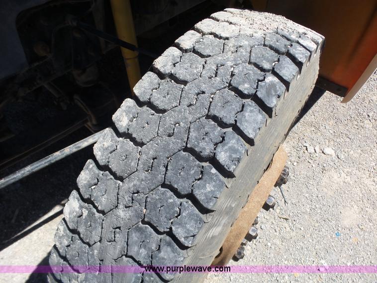 image for item L6341 1994 Chevrolet Blue Bird school bus