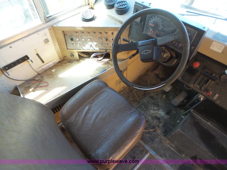 image for item L6341 1994 Chevrolet Blue Bird school bus