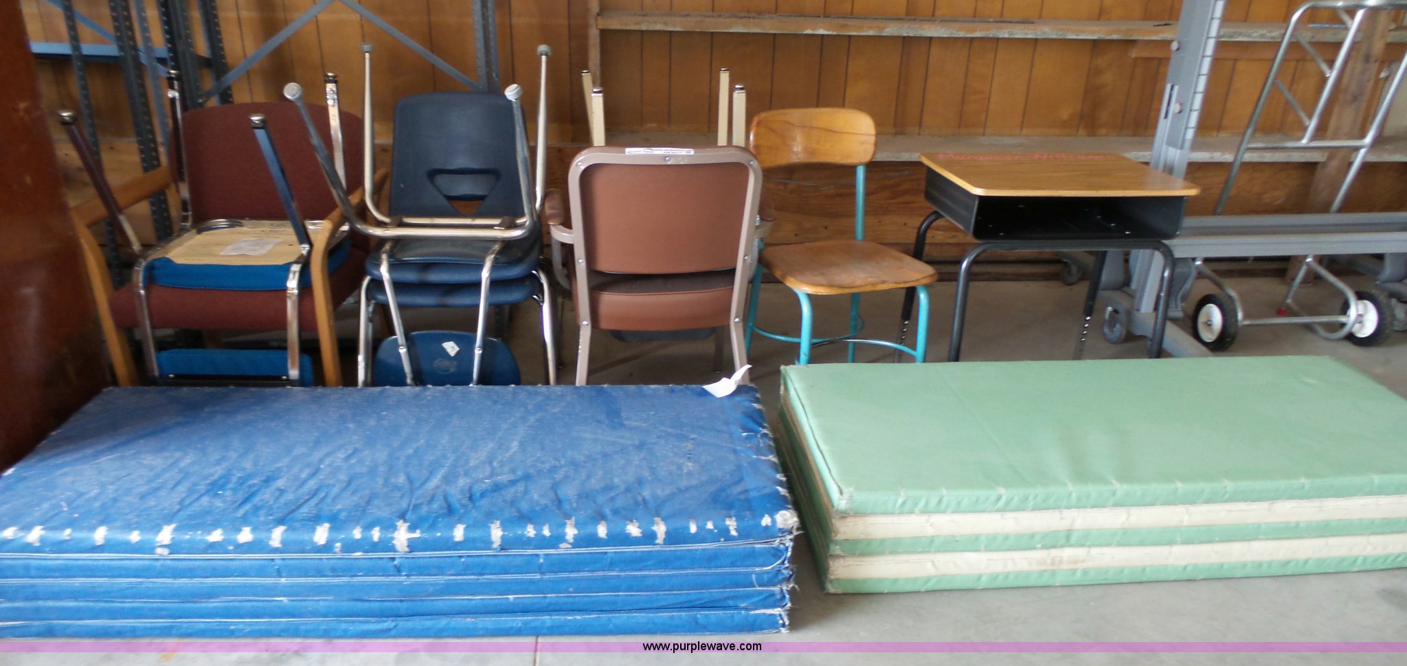 Furniture in Junction City, KS Item AM9577 sold Purple Wave