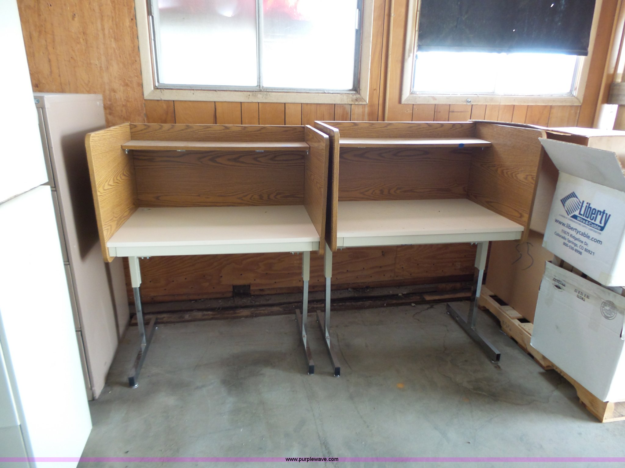 Furniture in Junction City, KS Item AM9577 sold Purple Wave