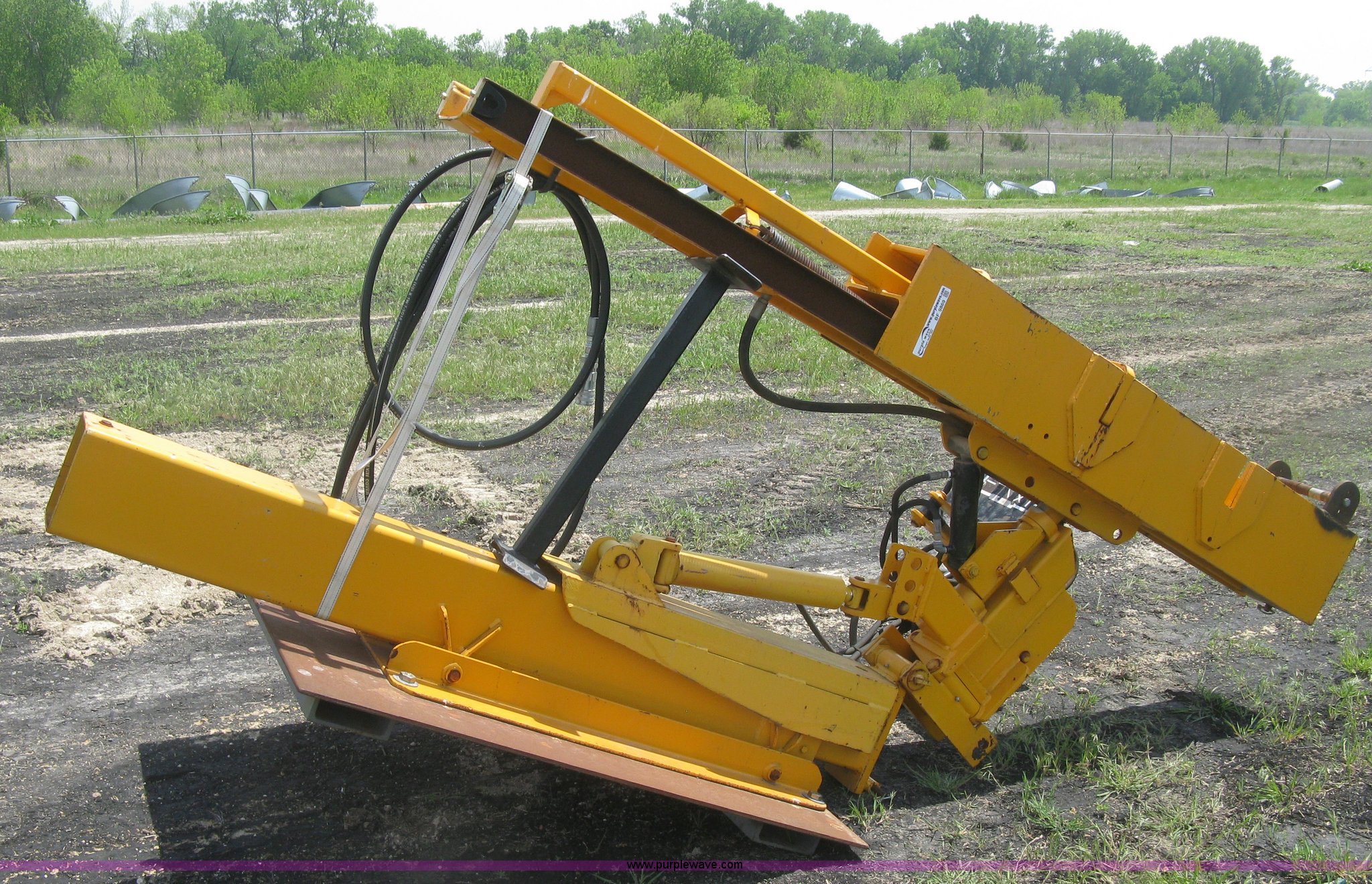Hydraulic guard rail post driver attachment in McPherson, KS Item