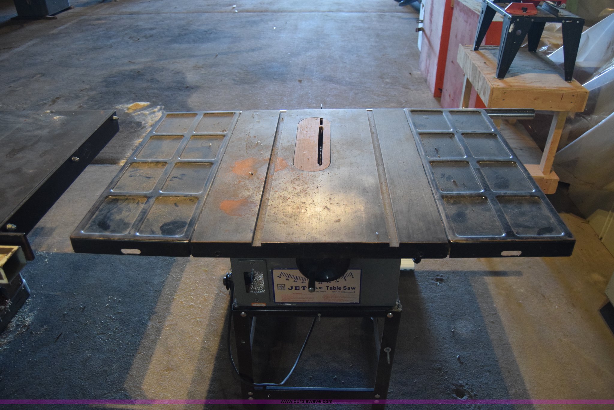 Jet JTS10 table saw in Larned, KS Item BF9889 sold Purple Wave