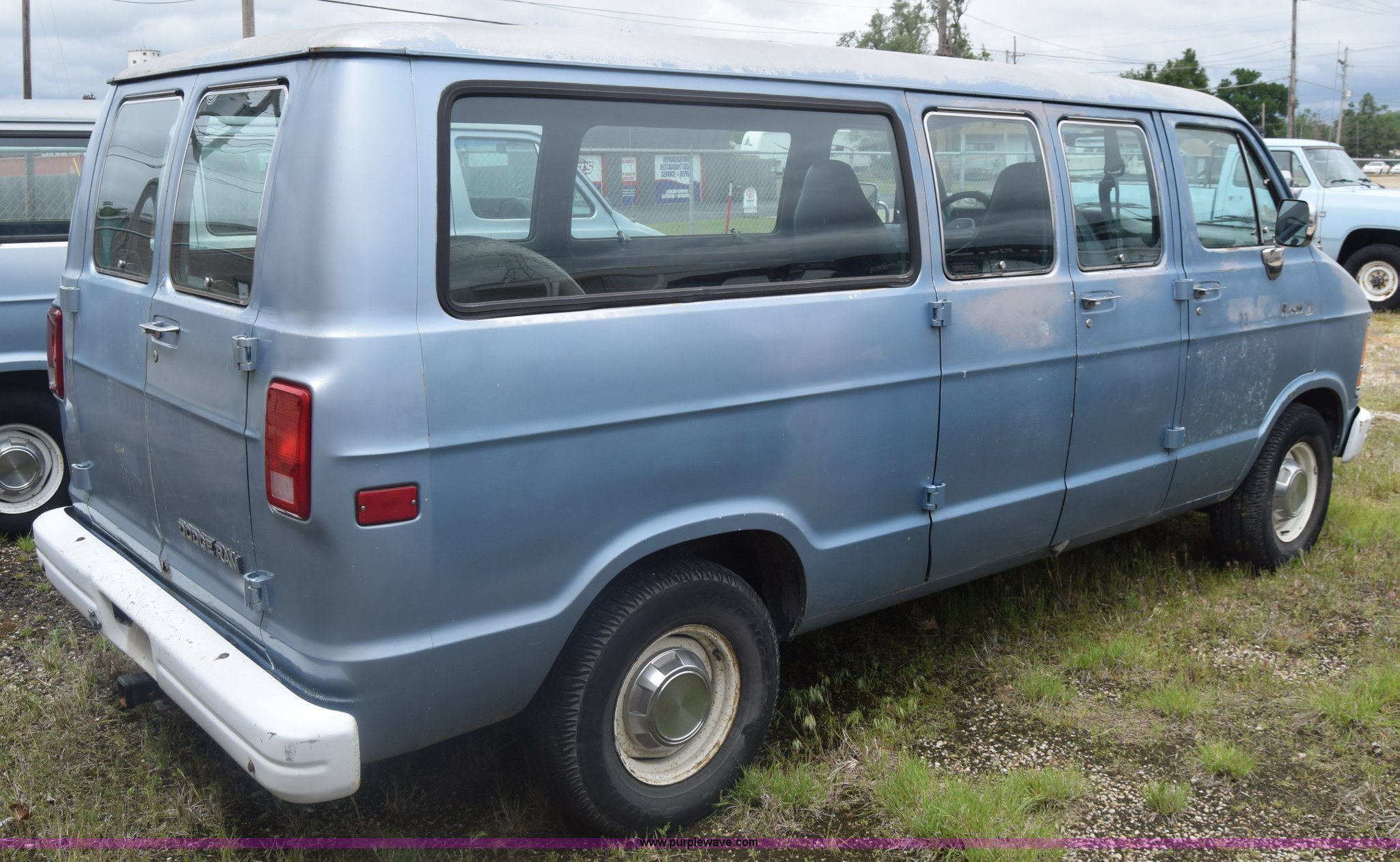 1989 Dodge Ram Wagon 250 van in Hutchinson, KS | Item BH9171 sold