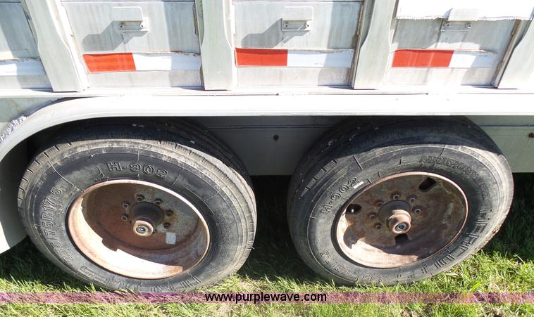 image for item AL9172 1998 Eby 125 livestock trailer