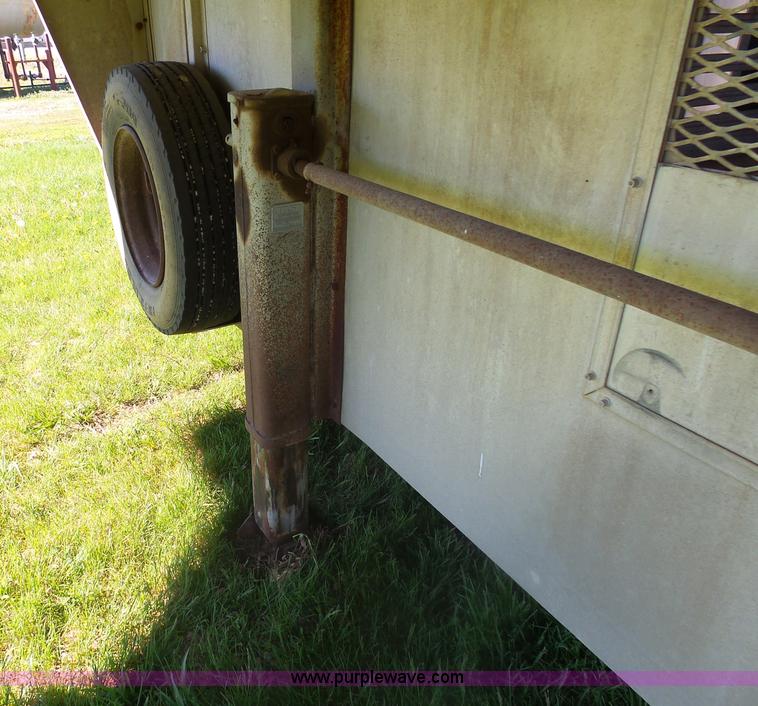 image for item AL9172 1998 Eby 125 livestock trailer