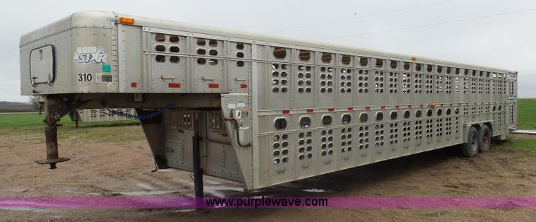 image for item AL9173 2003 Wilson Super Star livestock trailer