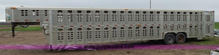 image for item AL9173 2003 Wilson Super Star livestock trailer