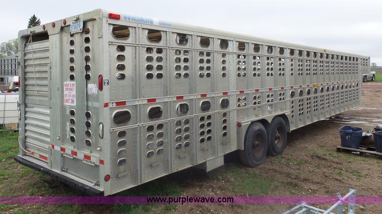 image for item AL9173 2003 Wilson Super Star livestock trailer