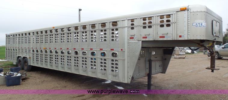 image for item AL9173 2003 Wilson Super Star livestock trailer