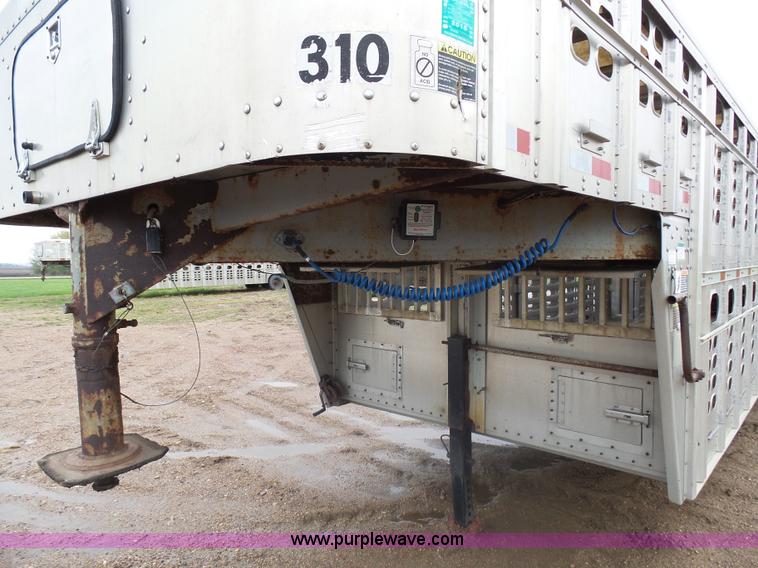 image for item AL9173 2003 Wilson Super Star livestock trailer