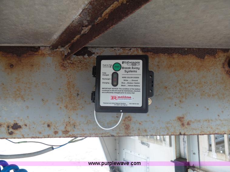 image for item AL9173 2003 Wilson Super Star livestock trailer