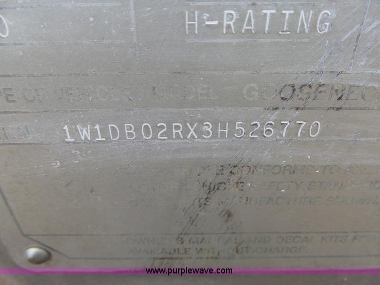 image for item AL9173 2003 Wilson Super Star livestock trailer