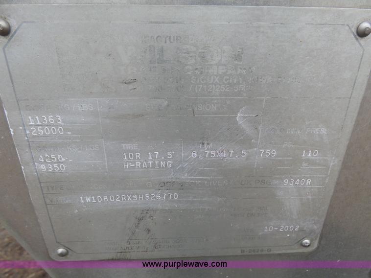 image for item AL9173 2003 Wilson Super Star livestock trailer