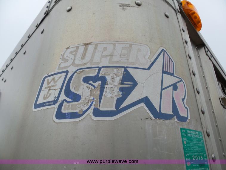 image for item AL9173 2003 Wilson Super Star livestock trailer