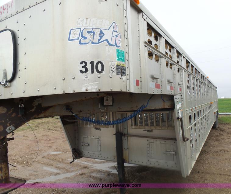 image for item AL9173 2003 Wilson Super Star livestock trailer