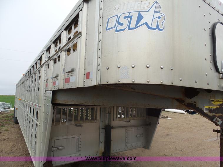 image for item AL9173 2003 Wilson Super Star livestock trailer