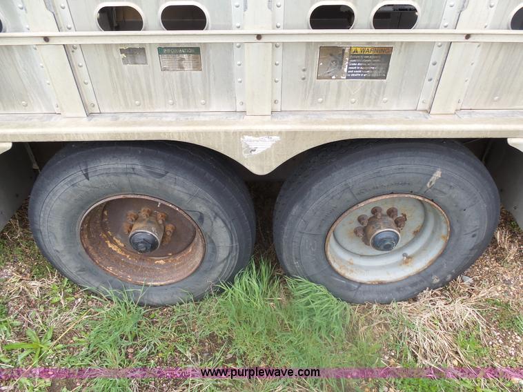 image for item AL9185 2004 Wilson Super Star livestock trailer