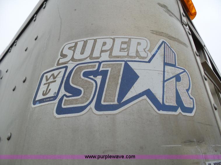 image for item AL9185 2004 Wilson Super Star livestock trailer