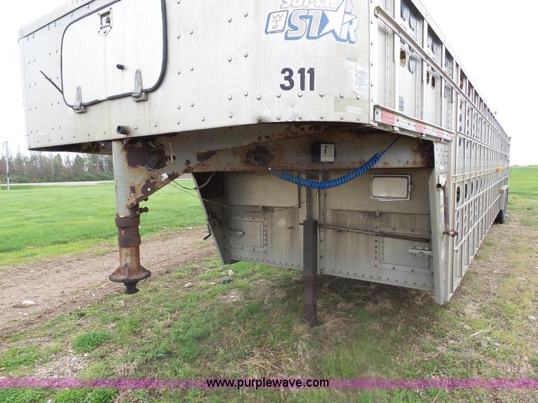 image for item AL9185 2004 Wilson Super Star livestock trailer