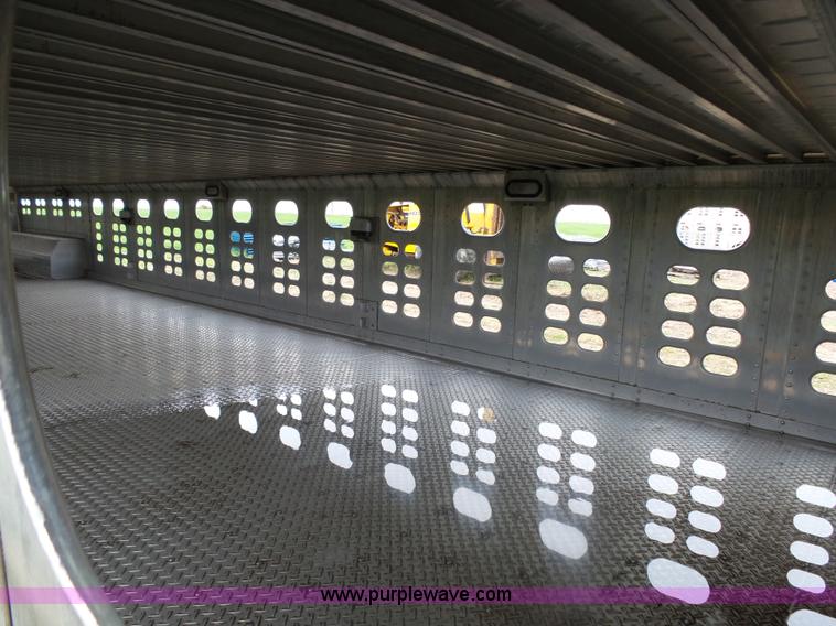 image for item AL9185 2004 Wilson Super Star livestock trailer