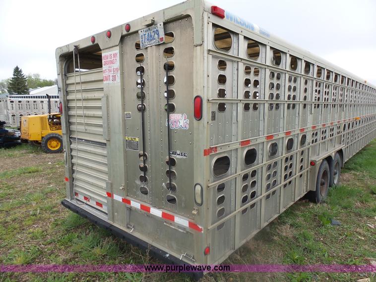 image for item AL9185 2004 Wilson Super Star livestock trailer