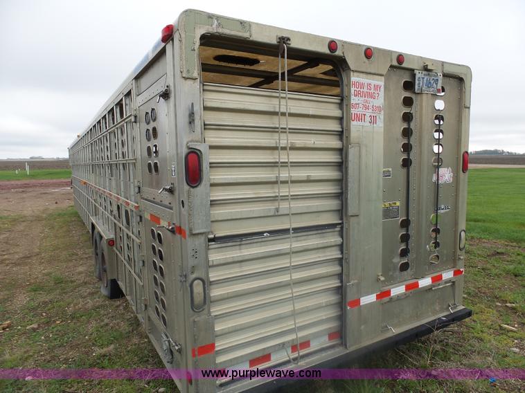 image for item AL9185 2004 Wilson Super Star livestock trailer