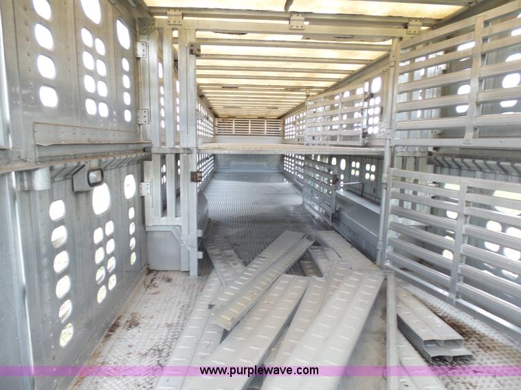 image for item AL9185 2004 Wilson Super Star livestock trailer