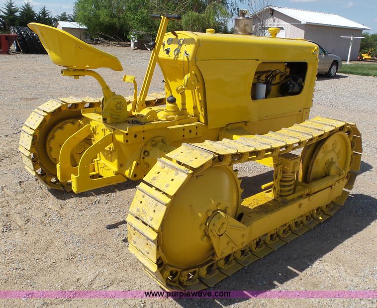 image for item AR9326 Oliver crawler tractor