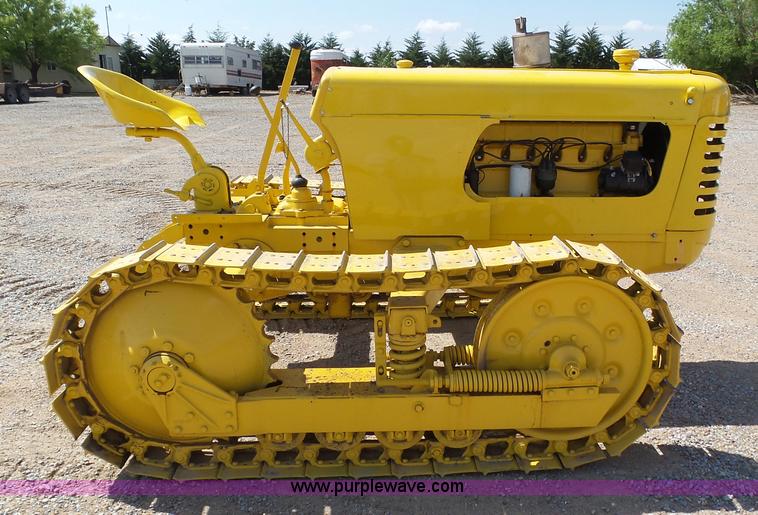 image for item AR9326 Oliver crawler tractor