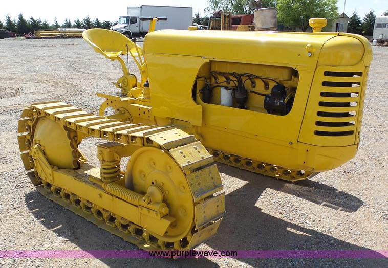 image for item AR9326 Oliver crawler tractor