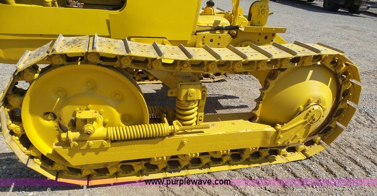 image for item AR9326 Oliver crawler tractor
