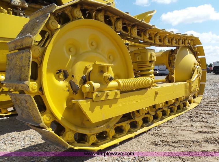 image for item AR9326 Oliver crawler tractor